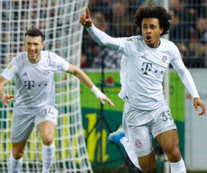 Sao trẻ 18 tuổi ghi bàn phút bù giờ giải cứu Bayern Munich