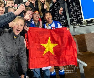 Báo Hà Lan: 'HLV Heerenveen bị ép dùng Văn Hậu'