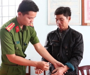 Cơ thủ bida bị đâm đến tràn dịch màn phổi vì không chịu chấp điểm