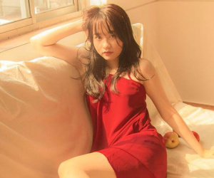 Hình ảnh ngoài đời gợi cảm và sexy của nữ chính phim 'Mắt Biếc'