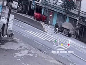 Clip: Thiếu úy công an đi nhận quyết định công tác bị xe tự chế cán tử vong