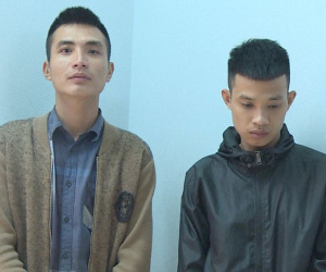 Thanh Hóa: Bắt 2 thanh niên cầm tuýp sắt đập phá xe khách trên quốc lộ 1A