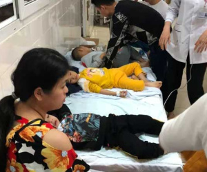 Bác sỹ quên ăn cấp cứu 143 trẻ mầm non nghi bị ngộ độc