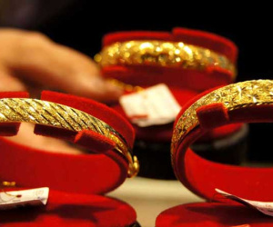 Giá vàng hôm nay 25/12: Đón Giáng sinh, vàng 9999, vàng SJC tăng cực mạnh