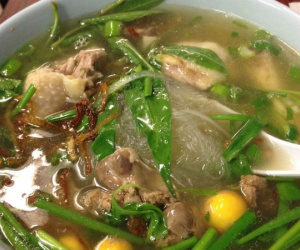 Ăn miến ngâm hóa chất tẩy trắng, người tiêu dùng sẽ phải đối mặt với nguy cơ nhiễm độc chì, ung thư: 3 dấu hiệu nhận biết miến bẩn