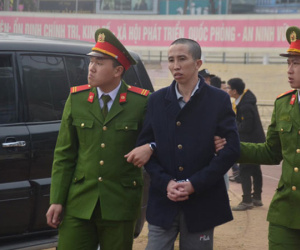 Xét xử vụ sát hại nữ sinh giao gà: Các bị cáo được dẫn giải tới phiên tòa, an ninh được đảm bảo
