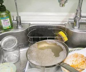 Sai lầm 'độc khủng khiếp' khi rửa bát bạn phải bỏ ngay nếu không muốn rước bệnh vào người