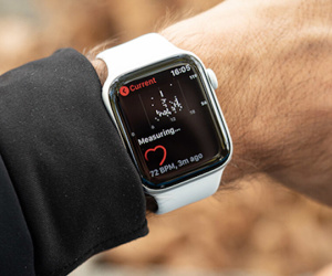 Apple bị kiện vì tính năng đo nhịp tim trên Apple Watch