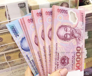 Phát hoảng với phí đổi tiền mới dịp Tết lên đến 270%