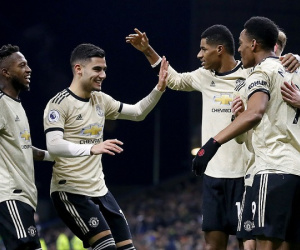 'Song sát' Martial và Rashford lập công, MU áp sát Top 4