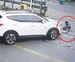 Nữ nhân viên gác chắn bị ô tô cuốn vào gầm khi đang vệ sinh đường ray