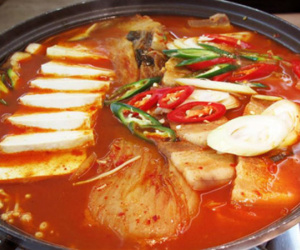 Người đàn ông bị ung thư thực quản do ăn lẩu quá nhiều