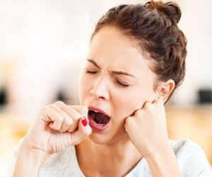 Tại sao những người ngáp nhiều chưa chắc đã đang buồn ngủ?