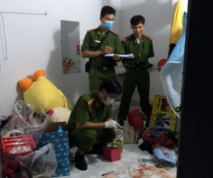 Đâm chết bạn trai vì bị 'nhốt' trong phòng trọ
