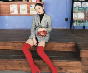 25 tuổi nhưng Văn Mai Hương đã có cuộc sống giàu sang, sự nghiệp thăng hoa khiến nhiều người ghen tị