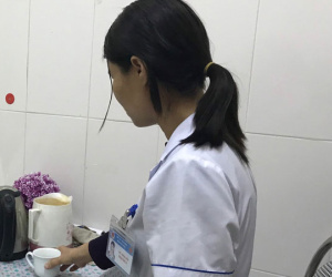 Vụ em họ đầu độc chị gái bằng trà sữa vì yêu anh rể: Vị trưởng khoa thoát nạn vì... không quen uống