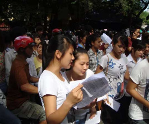 'Choáng' khi Ngọc Trinh, Sơn Tùng, 'vợ người ta'... vào đề thi