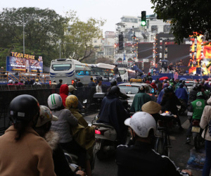Vạn người đang đổ về trung tâm Thủ đô đón chào lễ hội đếm ngược chào năm mới 2020