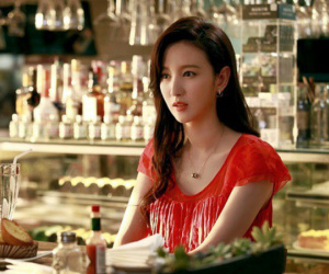 Thấy chồng ôm bồ vào nhà nghỉ, vợ vẫn ung dung lái xe về nhà, vậy mà 30 phút sau vẫn khiến chồng phải van xin trước 'đòn ghen' không cần dùng sức