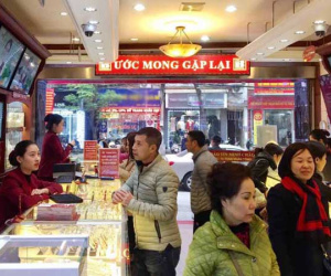Giá vàng tăng gần 6 triệu: Người Việt vẫn thờ ơ hơn thế giới