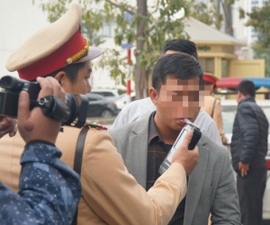 Lo mất 'cả chì lẫn chài' với mức phạt về nồng độ cồn mới, dân nhậu cảnh giác cao độ khi Tết nguyên đán cận kề