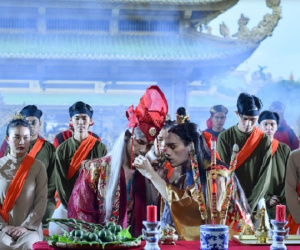 Nguyễn Trần Trung Quân đáp trả thẳng thắn khi bị yêu cầu gắn mác 18+ cho 'Canh ba' với cảnh cưới xác chết