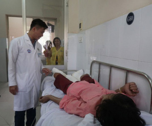 Vừa hút thuốc vừa chiết xăng, 3 người trong một gia đình chết thảm