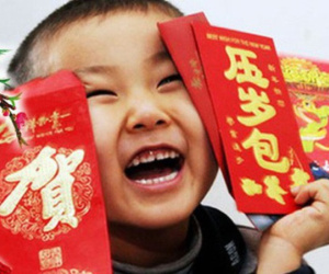 Cha mẹ có thể bị phạt đến 1 triệu đồng nếu lấy tiền lì xì tết của con