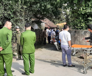 Điều tra vụ con gái tử vong nằm ngoài sân, mẹ treo cổ trong nhà