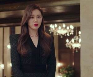 Son Ye Jin đốn tim fan với phong cách thời trang từ sang chảnh đến bình dân trong 'Hạ cánh nơi anh'