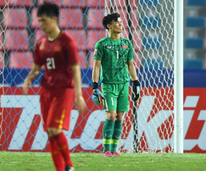 'Bạn gái tin đồn' động viên Bùi Tiến Dũng sau thất bại: 'Thôi chả sao! Về quê ăn Tết cho kịp'