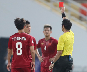 Đình Trọng bị treo giò ở trận đấu quan trọng của ĐT VN tại vòng loại World Cup 2022