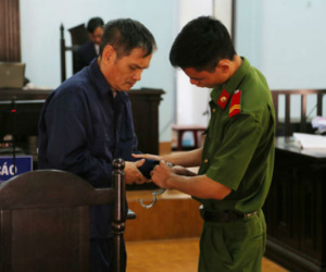 Chủ nhà bị tố hiếp dâm cô gái khuyết tật: Bị cáo quanh co chối tội