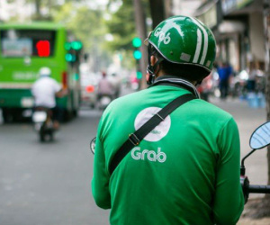 Dùng Grab ngày Tết, khách phải trả thêm phụ phí