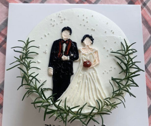 Đặt chiếc bánh kem mừng 30 năm ngày cưới bố mẹ, bạn trẻ khóc cạn nước mắt khi đến màn cắt bánh
