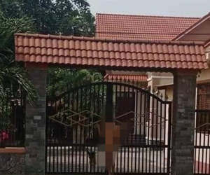 Chuyện 'hài hước' ngày cuối năm: Cầu hôn không được, nam thanh niên khỏa thân đứng trước cổng nhà cô gái, ép đồng ý thì thôi