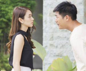 Gặp vợ cũ thất thểu bị bảo vệ siêu thị giữ lại, chồng cũ rút ví 5 triệu tưởng được dịp thể hiện ai ngờ lại bị bẽ mặt trước đám đông