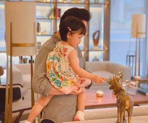 Đặng Thu Thảo đón tuổi 29 bên ông xã và con gái nhỏ