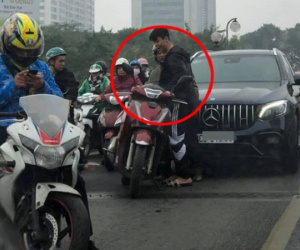 Xôn xao hình ảnh Duy Mạnh lái ôtô tiền tỷ va chạm xe máy trên cầu vượt ở Hà Nội