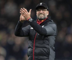 HLV Klopp: 'Chúng tôi chưa nghĩ về chức vô địch'