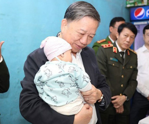 Con chiến sĩ công an hy sinh ở Đồng Tâm được đề xuất trợ cấp đến năm 18 tuổi
