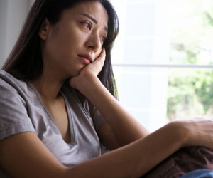Nghe ngóng chồng được thưởng Tết 100 triệu nhưng anh chỉ đưa cho tôi 20 triệu và nói một câu khiến tôi ngã ngửa