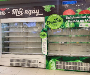 Hà Nội: Siêu thị tan hoang ngày 29 Tết, đồ tươi sống - bánh kẹo đã cháy hàng