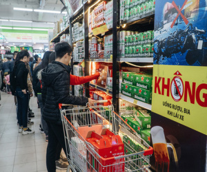 Thị trường bia rượu 'đìu hiu', giảm đến 25% sau Nghị định 100: Tết này biếu nhau... nước giải khát!