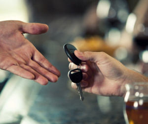 Dịch vụ lái xe cho người say 'ăn nên làm ra'