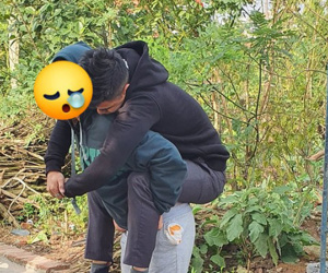 Chồng nhậu say bí tỉ khi đi chúc Tết, vợ lóc cóc sang tận nơi cõng về nhà khiến dân mạng xuýt xoa: Vợ nhà người ta đây rồi!
