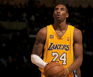 Ronaldo, Messi và các sao bóng đá tiếc thương trước sự ra đi đột ngột của huyền thoại Kobe Bryant sau tai nạn rơi máy bay