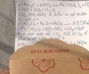 Khóc thét với chiếc lì xì ám ảnh đầu năm: Bên trong ghi dày đặc công thức, phương trình Hoá học khiến học trò không muốn nhận