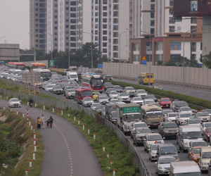 Cửa ngõ Hà Nội tắc dài sau Tết