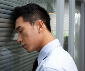 Đi chúc Tết liền chạm mặt chồng cũ của vợ, đang định mặc kệ thì anh ta lại nói câu cảm ơn khiến tôi giận dữ xô xát ngay tại sân nhà vợ